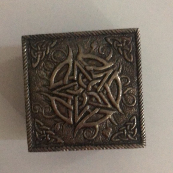 Vintage Pentacle jewellery bundle with pentagram box - Picture 9 of 11